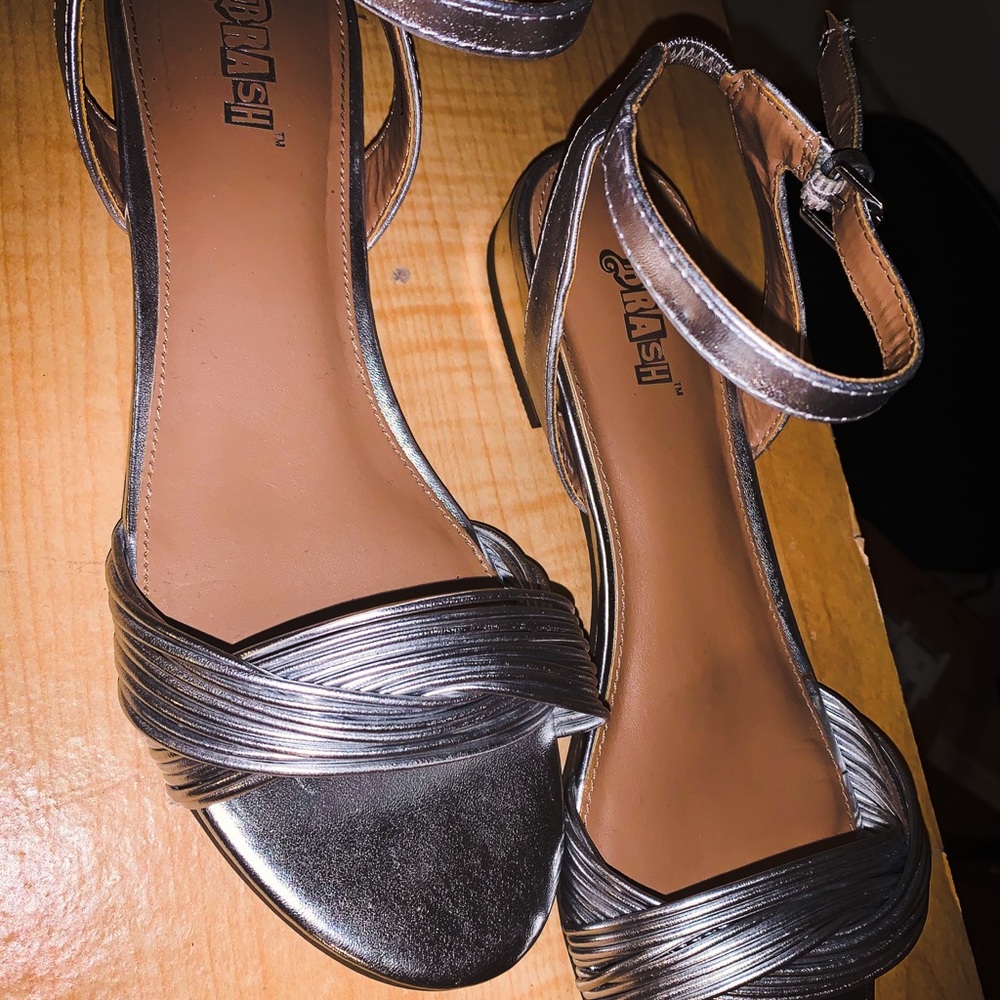 Silver sandals💖 - Picture 3 of 5